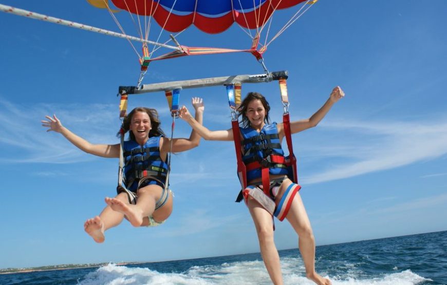 PARASAILING-ABENTEUER MIT HOTELABHOLUNG