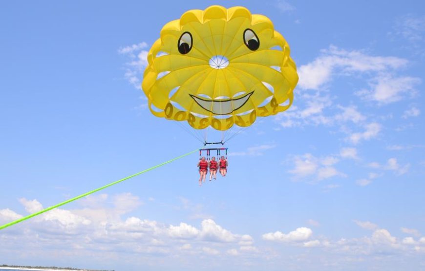 PARASAILING-ABENTEUER MIT HOTELABHOLUNG